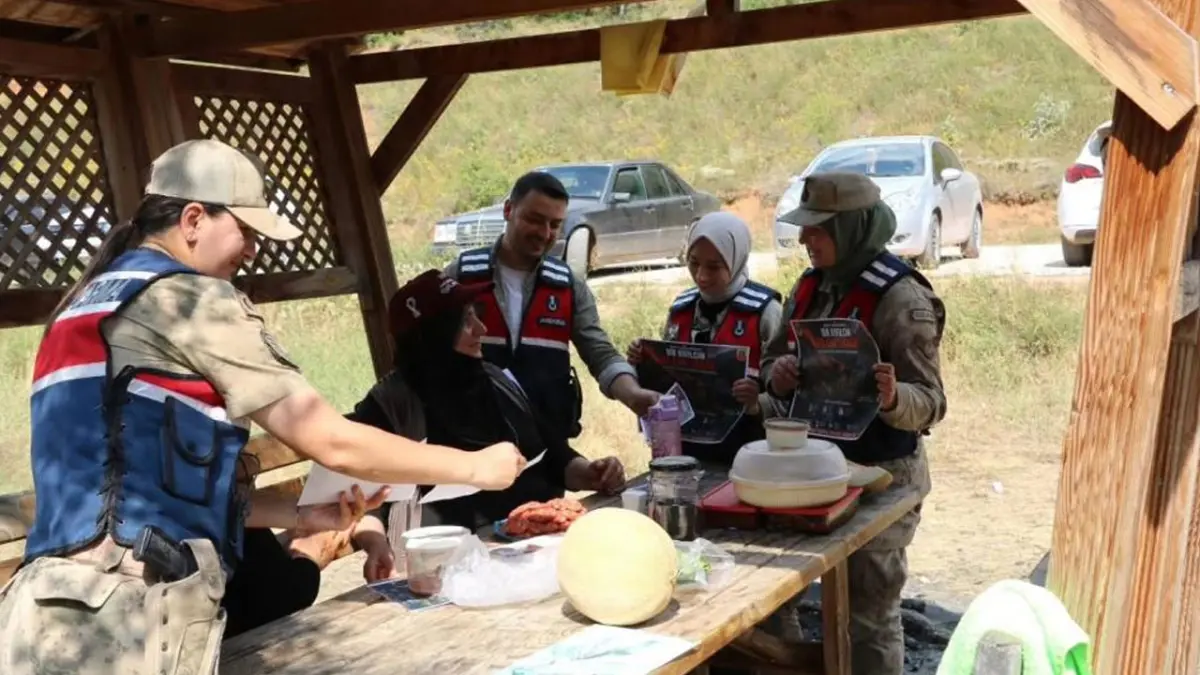 Bayburt'ta jandarmadan orman yangınlarına karşı farkındalık çalışması