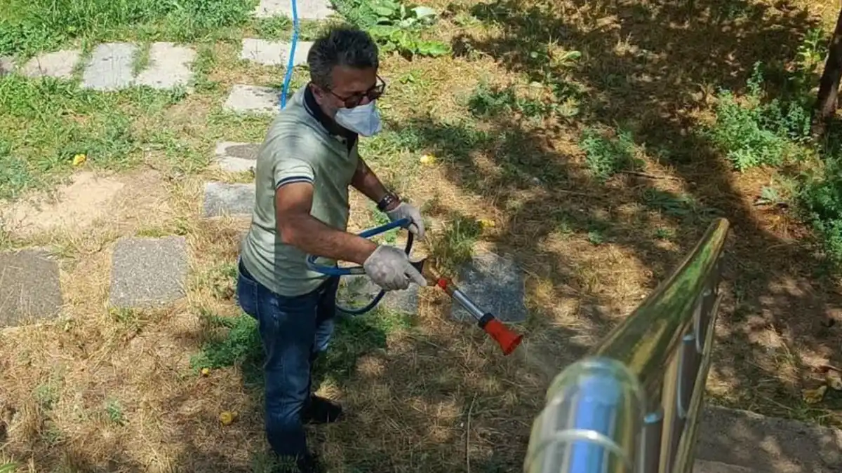 Bayburt’ta larva ilaçlaması ve temizlik çalışmaları sürüyor