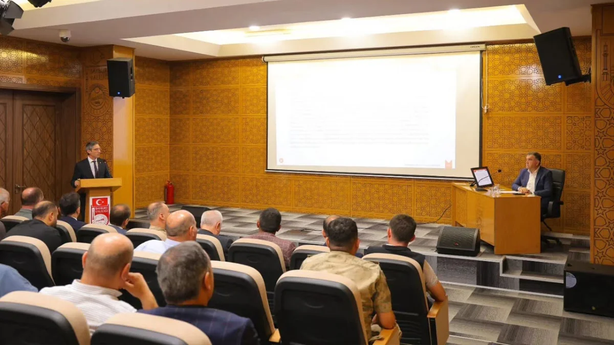 Bayburt’ta yeni eğitim dönemi öncesi okul güvenliği toplantısı