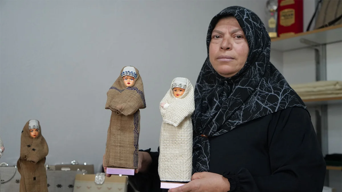 Bayburt’un tescilli ehramı oyuncak bebeklerde hayat buluyor