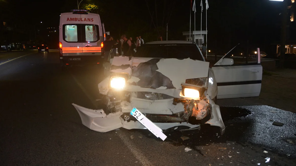 Bölgemizde zincirleme kaza: 4 kişi yaralandı