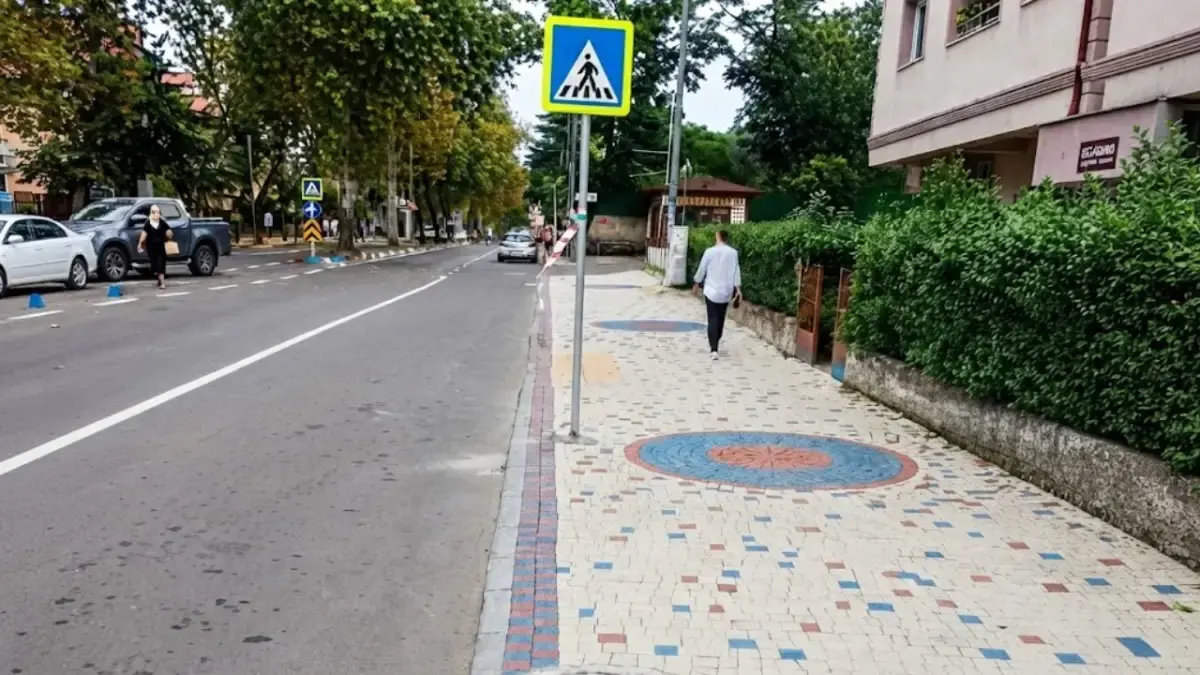 Bordo-Mavi’nin üzerine basılabilir mi?