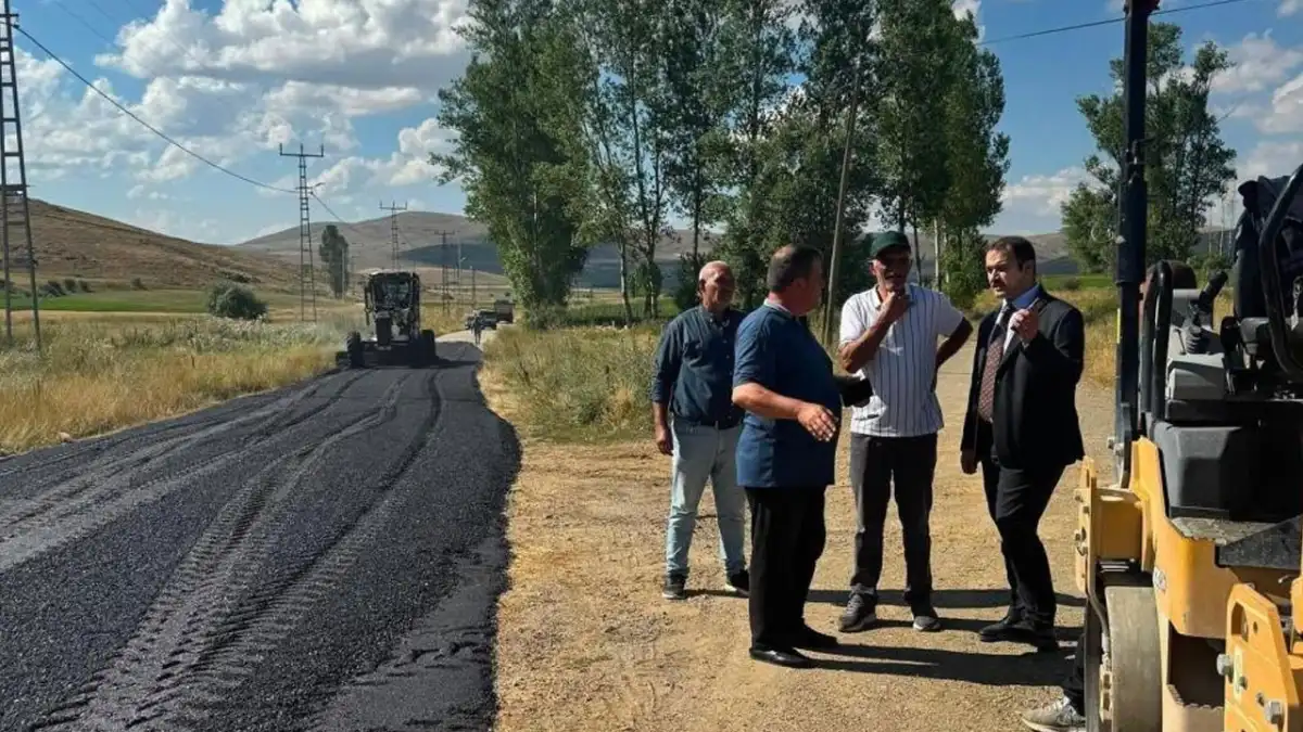 Demirözü Kaymakamı Ahat vatandaşlarla bir araya geldi