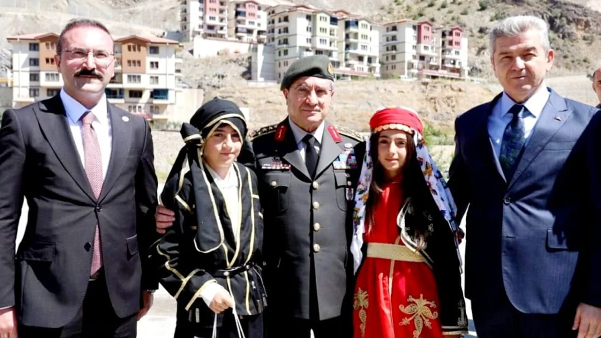 Genelkurmay Başkanı Selçuk Bayraktaroğlu memleketi Yusufeli’nde