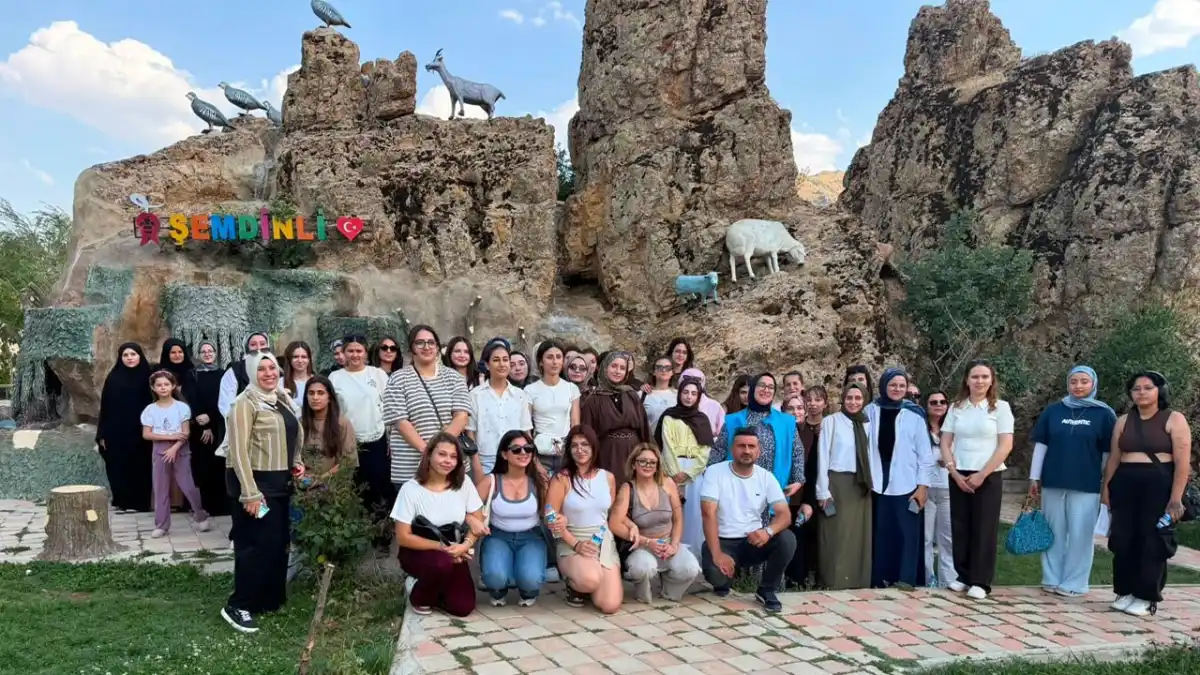 Giresun ve Iğdır’dan gelen gençler Şemdinli’yi keşfetti