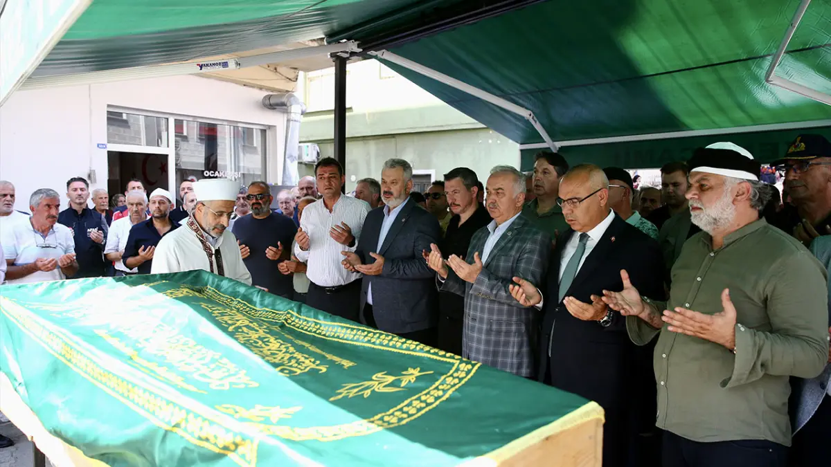 Giresun'da sele kapılarak hayatını kaybeden çocuğun cenazesi toprağa verildi