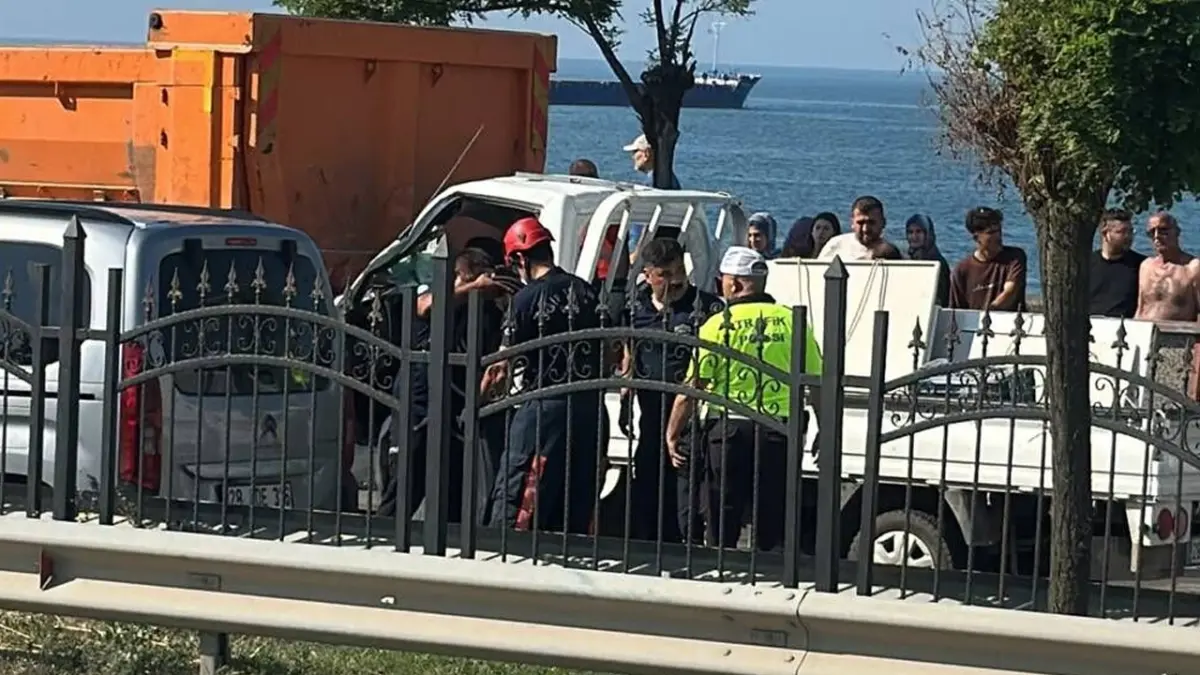 Giresun'da Trabzon plakalı Karayolları aracı kazaya karıştı! 1'i ağır 4 yaralı