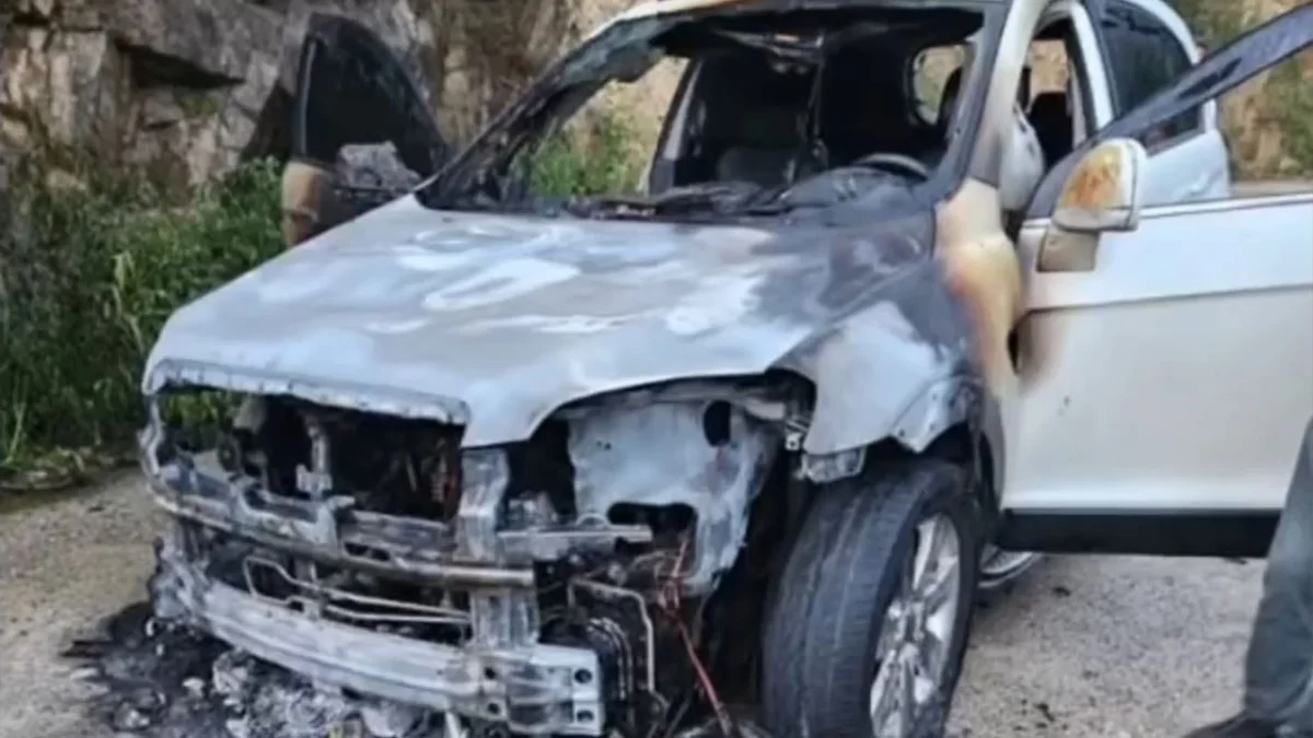 Giresun’da yanan otomobilden 5 kişilik aile son anda çıktı