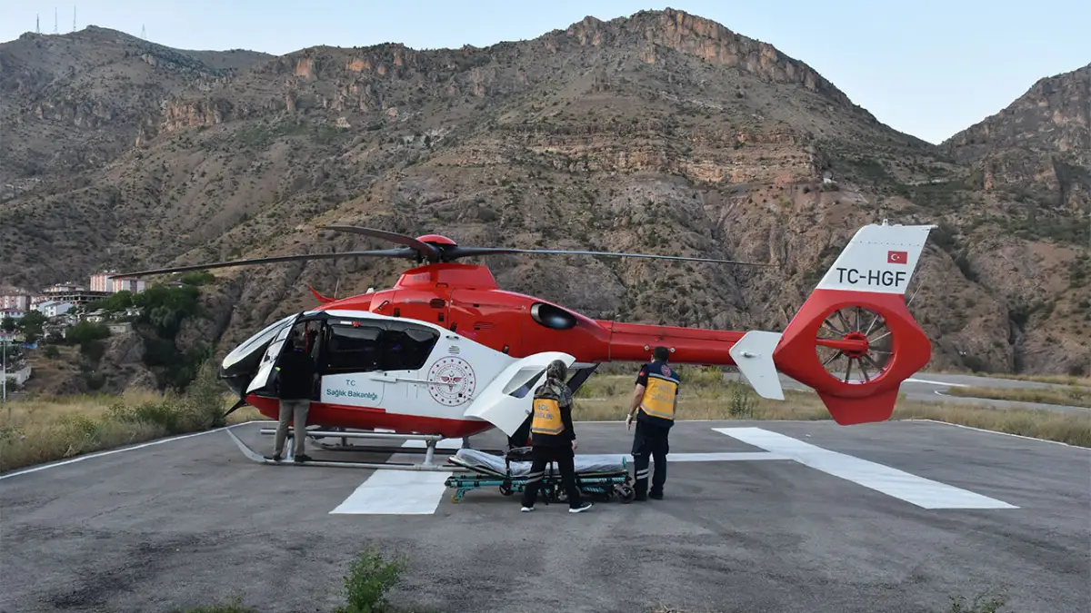 Giresun'daki hasta ambulans helikopterle Gümüşhane'ye getirildi
