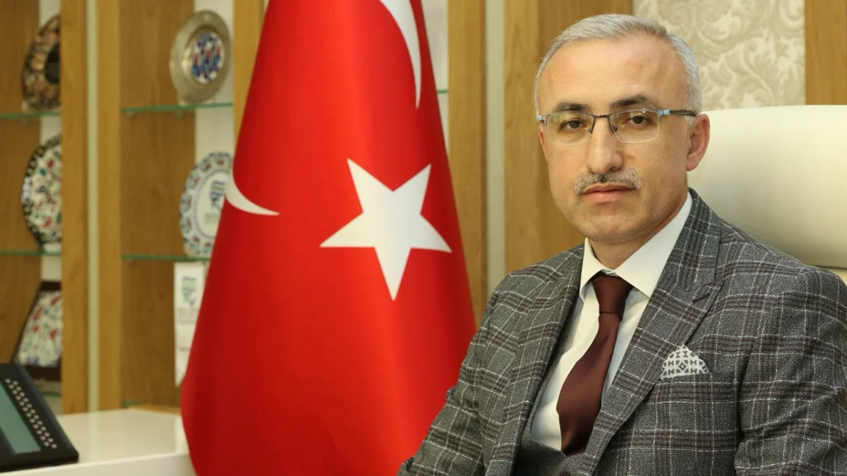 Hoca Ahmet Yesevi Üniversitesi’nde Yeni Dönem! Trabzonlu isim atandı