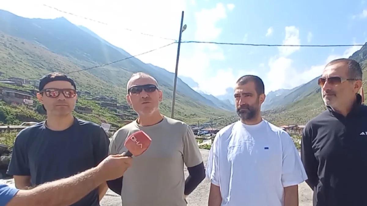 Kaçkar Dağı’nın zirvesinde 30 Ağustos coşkusu! Türk bayrağı açtılar