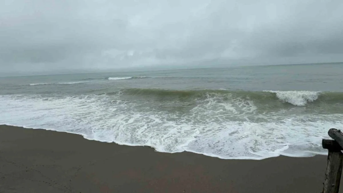 Karadeniz’de bir kez daha deniz yasağı! Sahillerde alarm verildi