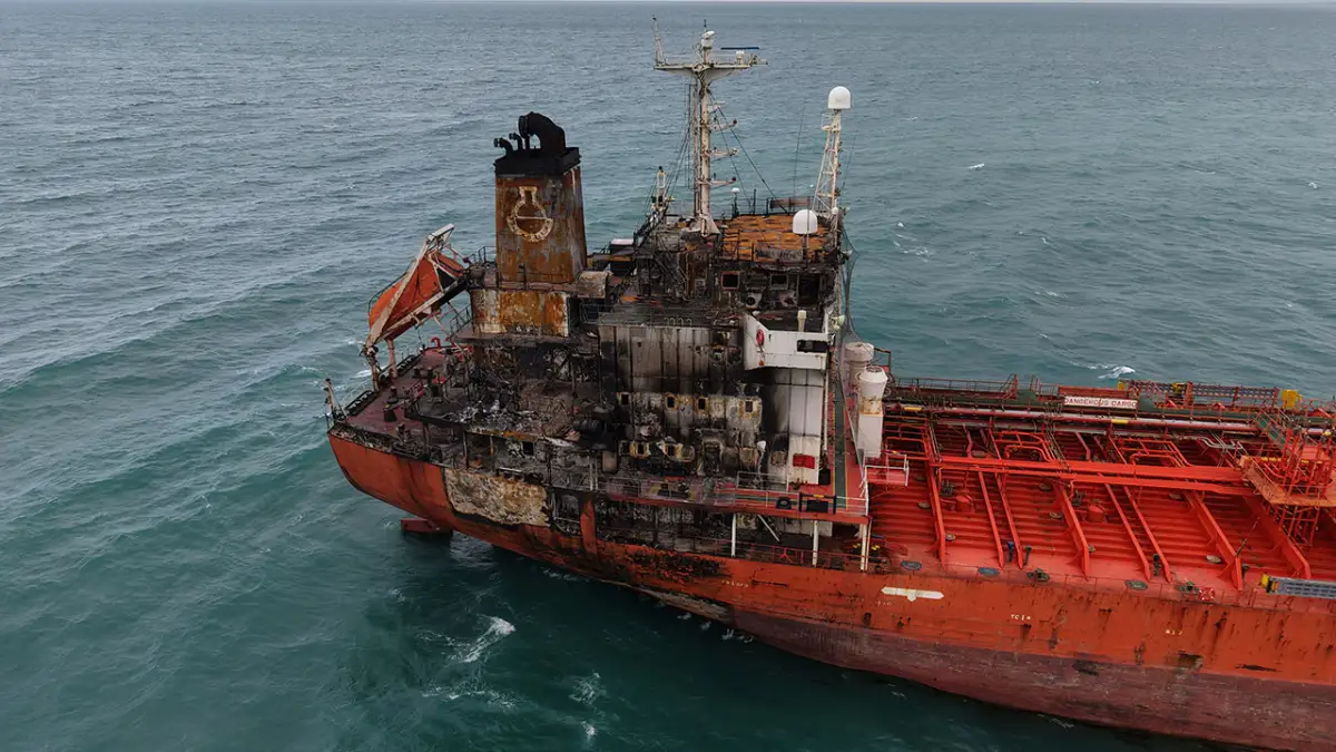 Karadeniz’de dron saldırısına uğrayan tanker Samsun’da karaya oturdu