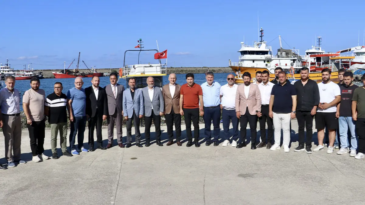 Karaismailoğlu Trabzon’da balıkçı esnafıyla bir araya geldi