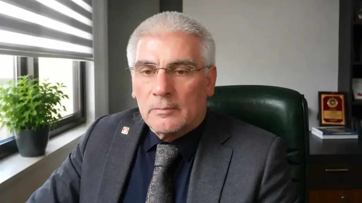 Mustafa Gültekin'den eleştirilere çok sert yanıt: "Hak ettikleri çöp tenekesinde yerlerini aldılar"