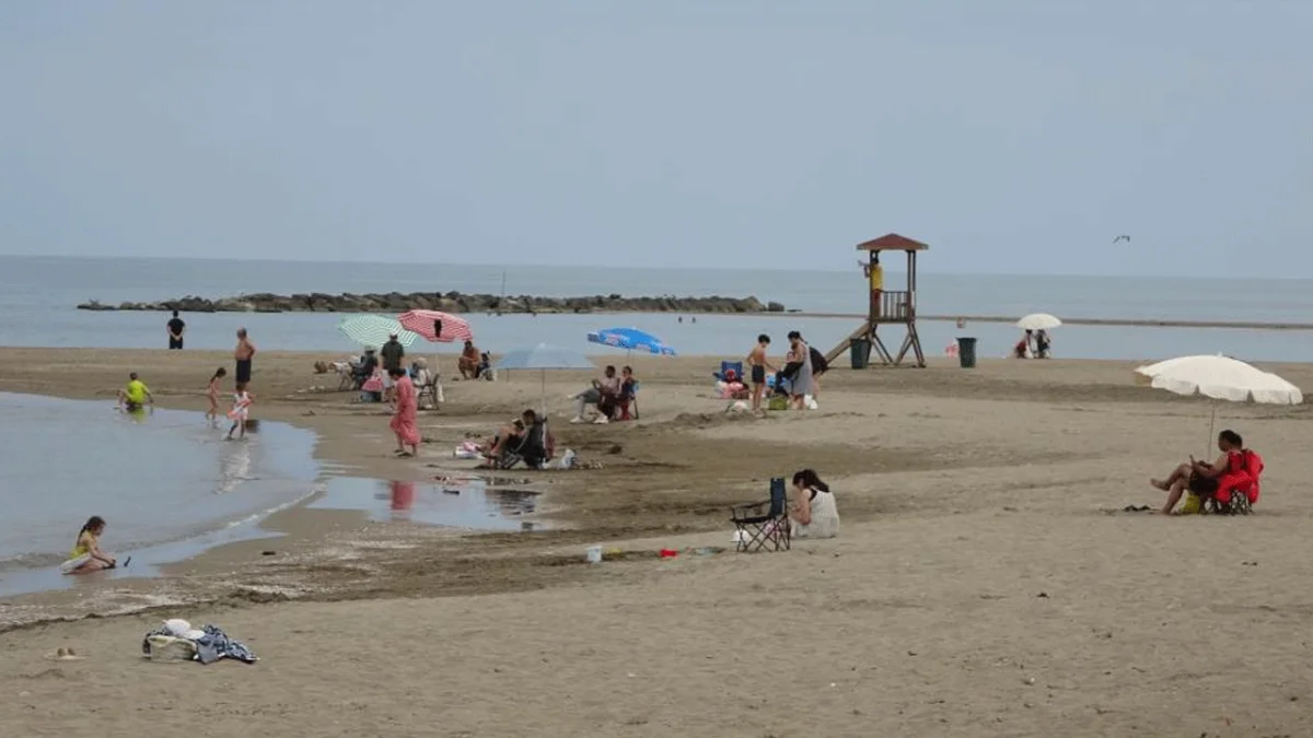 Ordu'da Akyazı Plajı yaz sezonunun gözde adreslerinden biri oldu