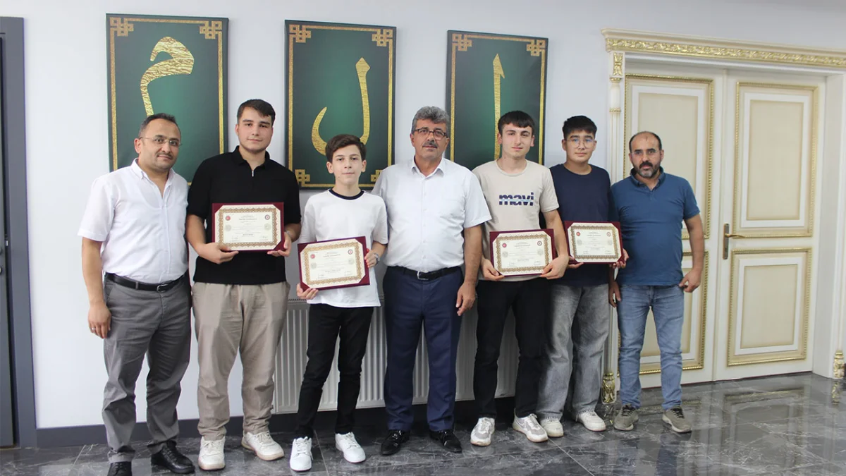 Ordu’da hafızlık eğitimini tamamlayan 8 öğrenci belgelerini aldı