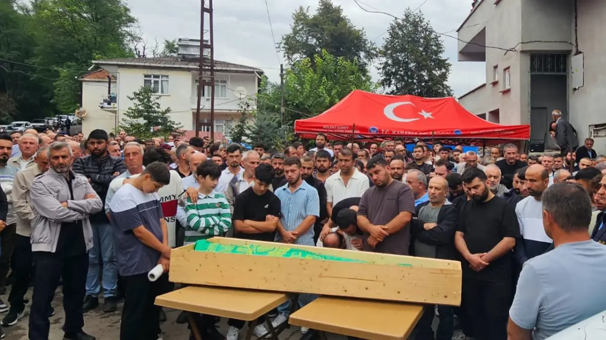 Ordu'da tedavi gördüğü hastanede ölen çocuğun cenazesi defnedildi