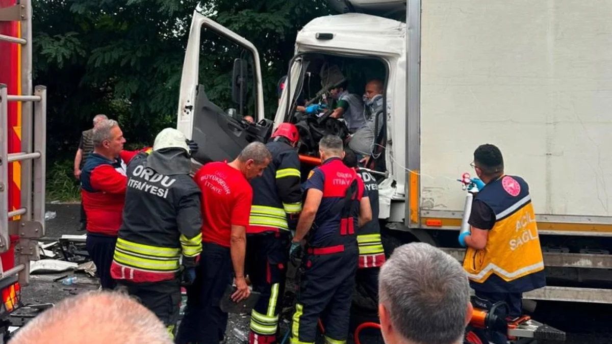 Ordu'nun Fatsa ilçesinde zincirleme kaza: 4 yaralı