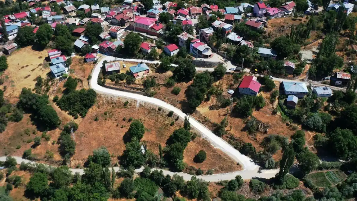 Ordu’nun kırsalında beton yol çalışmaları sürüyor
