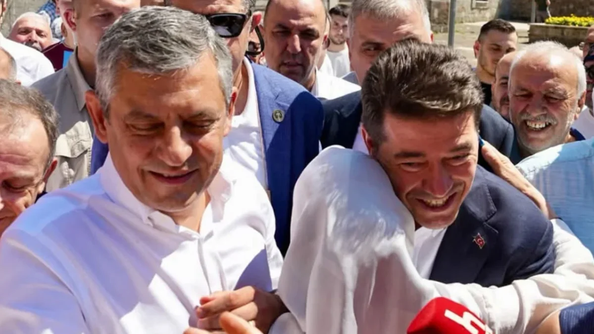 Özel’in Trabzon ziyaretinde Başkan Ahmet Kaya detayı