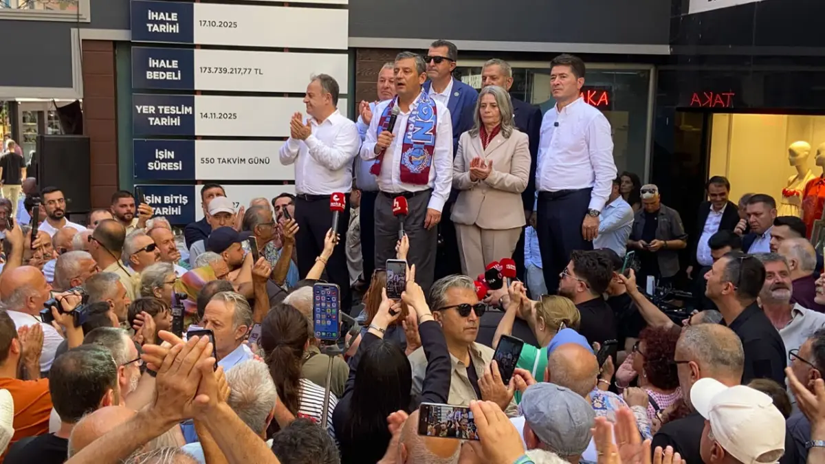 Özgür Özel’den Trabzon’da çay mesajı: “Çay üreticisi tefecilerin insafına terk edilmeyecek”