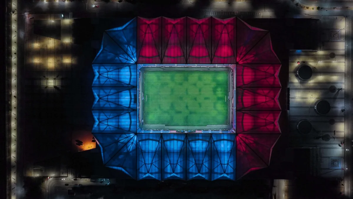 Papara Park’taki ışıklar yandı! Bu gece bordo-mavi yandı!