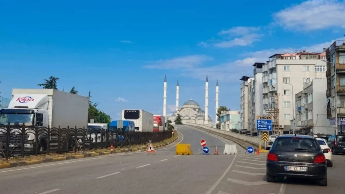 Reşadiye Kavşağı’nda sürücüler zor anlar yaşıyor