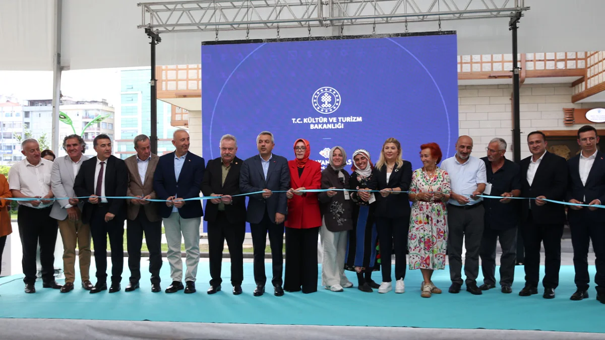 Rize’de Yaşayan Miras Şöleni başladı: 17 ilden katılım