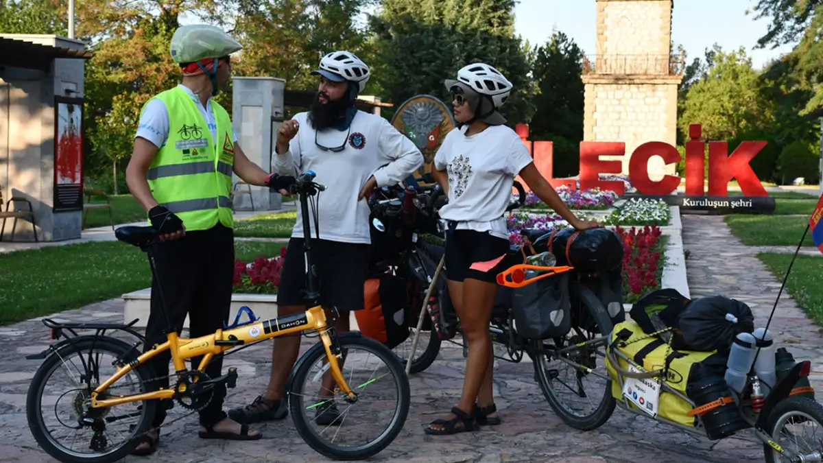 Roma’dan yola çıktılar, Artvin üzerinden Moğolistan’a gidiyorlar