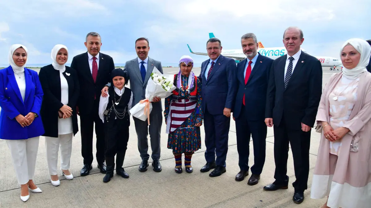Sanayi ve Teknoloji Bakanı Mehmet Fatih Kacır Trabzon'da coşkuyla karşılandı