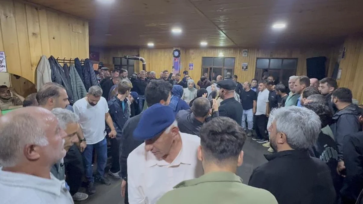 Sultan Murat Yaylası’nda kaval sesleri yükseldi, yüzlerce kişi horona durdu