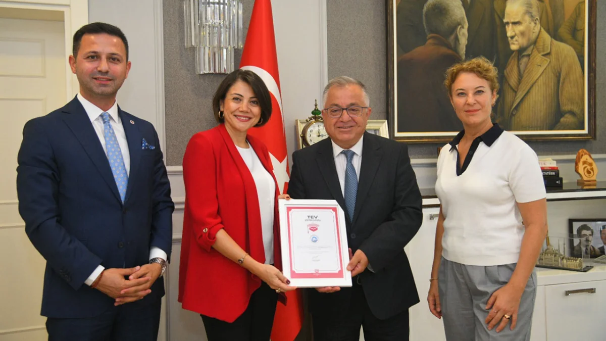 TEV’den Ortahisar Belediyesi’ne ‘Eğitim Dostu Kurum’ sertifikası