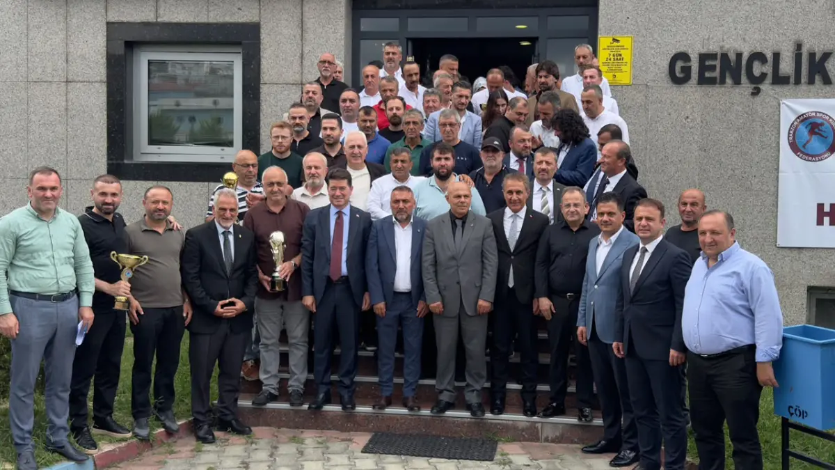 Trabzon ASKF’den başarılı takımlara ödül! Başkan Kurt’tan dikkat çeken mesaj: “ Bu maliyetlerin altından kalkmak kolay değil”