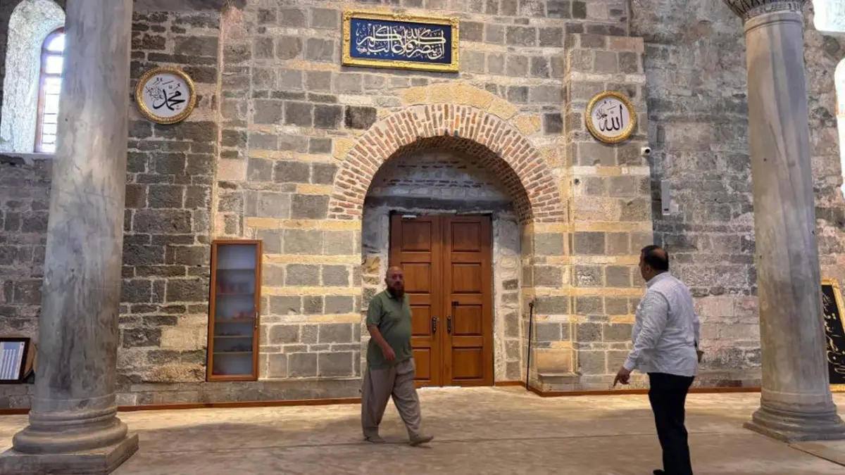 Trabzon Ayasofya Camii'nde hat levhaları yenilendi
