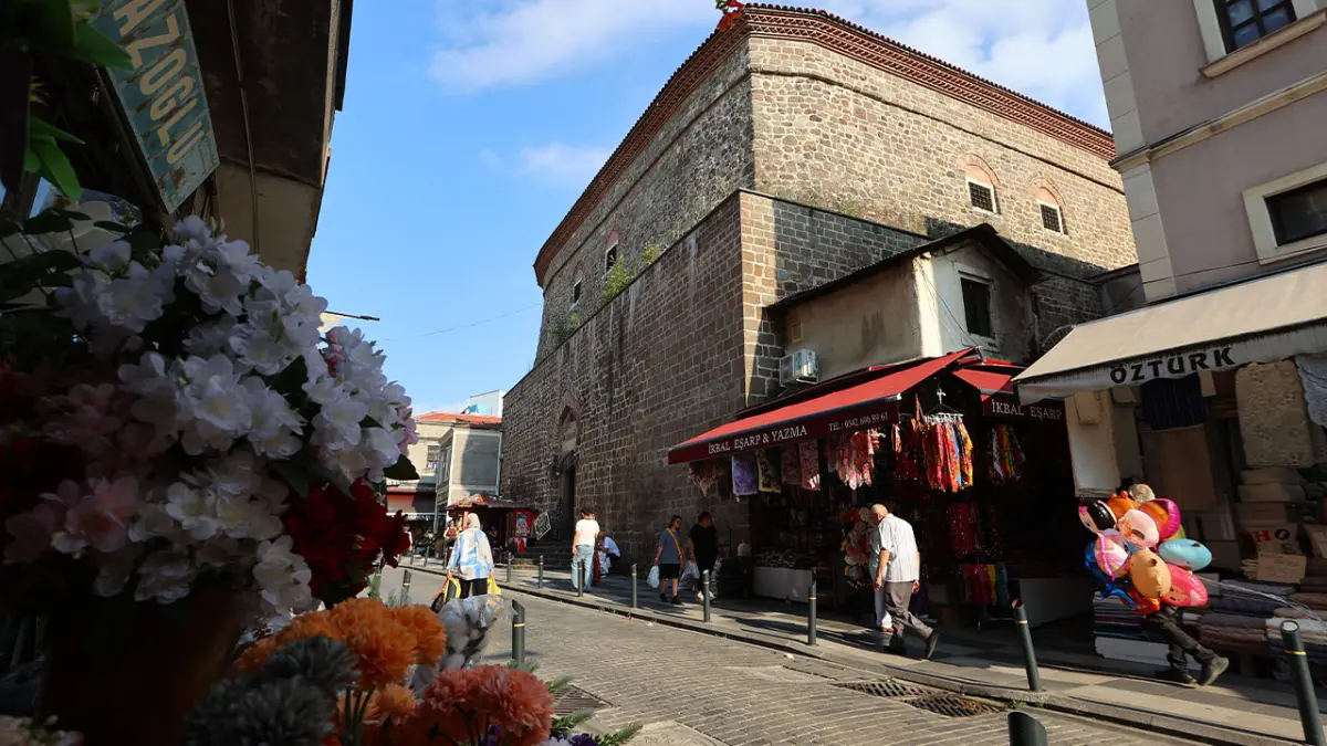 Trabzon Kemeraltı Çarşısı 2 Bin 500 yıllık tarihiyle yaşıyor