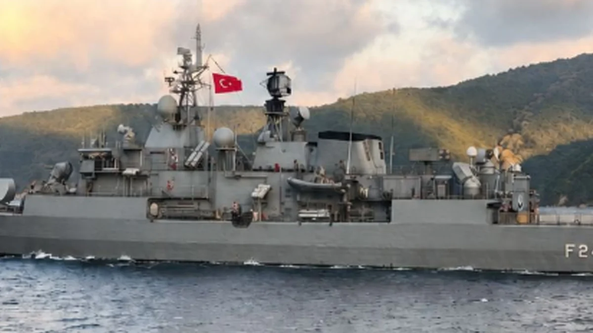 Trabzon Limanı’nda TCG Yıldırım vatandaşların ziyaretine açıldı