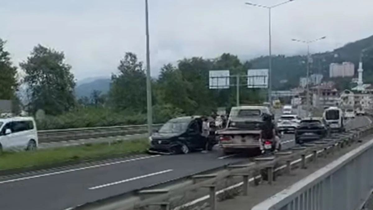 Trabzon Sürmene’de kaza! Araç ters yöne döndü