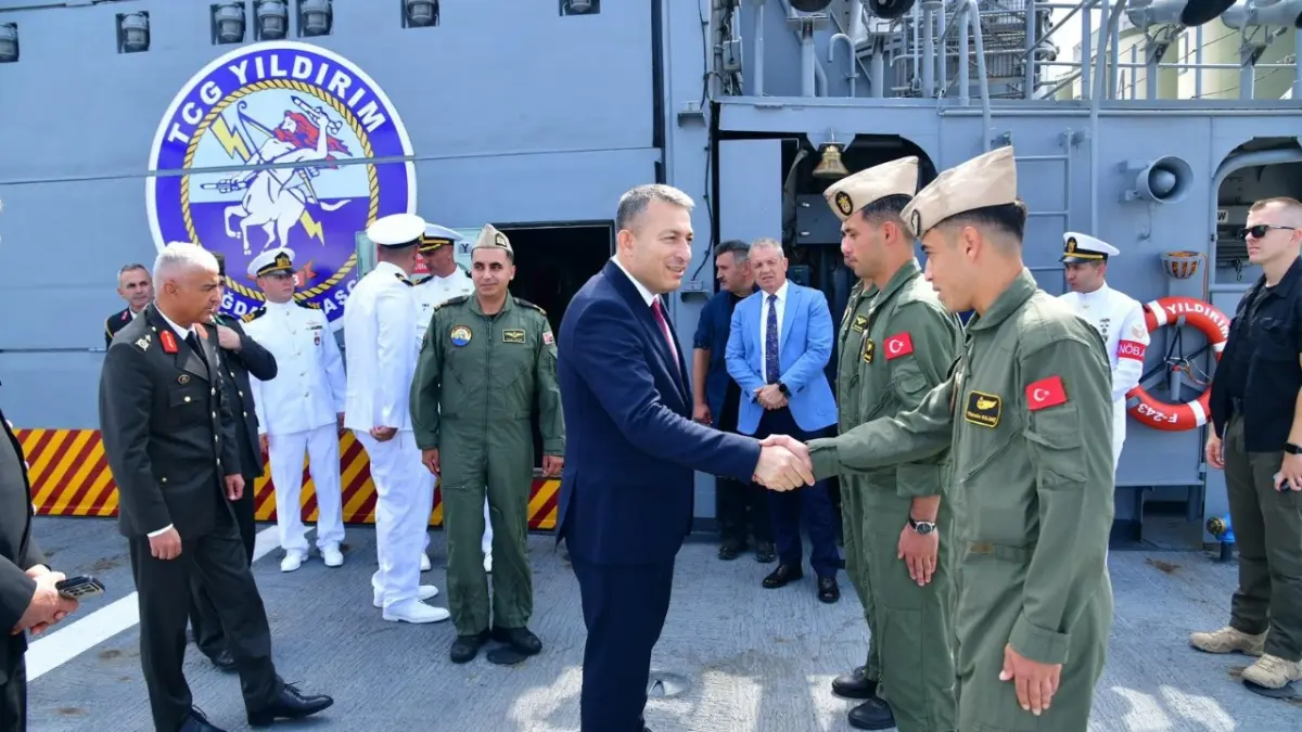 Trabzon Valiliği’nden TCG Yıldırım’a anlamlı ziyaret! Şehit Aileleri ve Gaziler unutulmadı