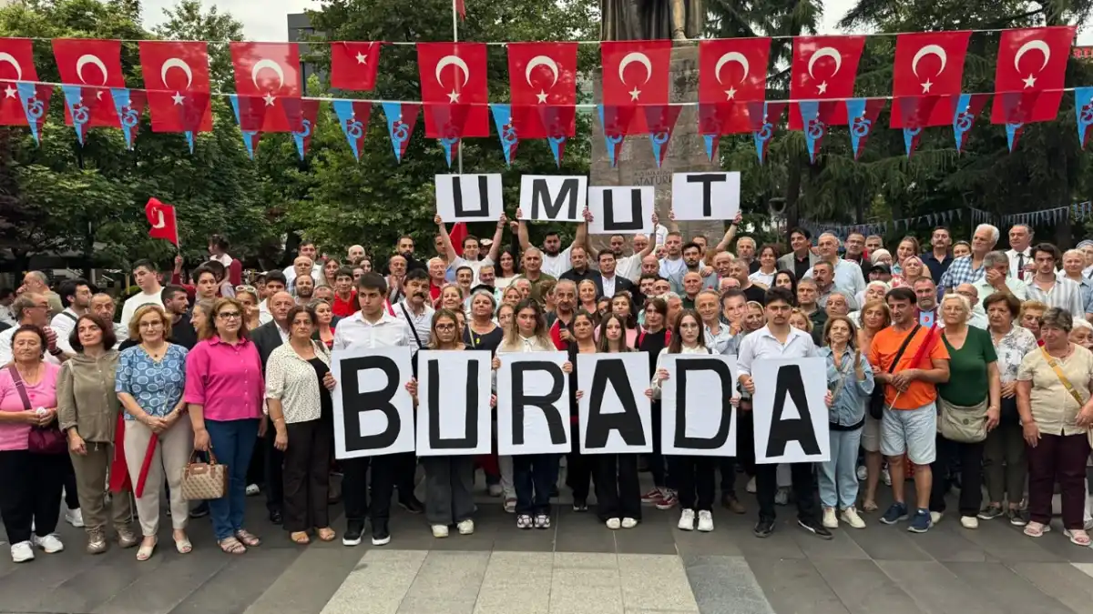 Trabzon’da Ekrem İmamoğlu’na destek yürüyüşü düzenlendi