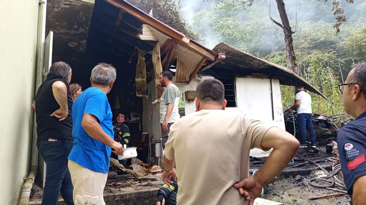 Trabzon’da odunluk yangınında 80 yaşındaki adam yaralandı