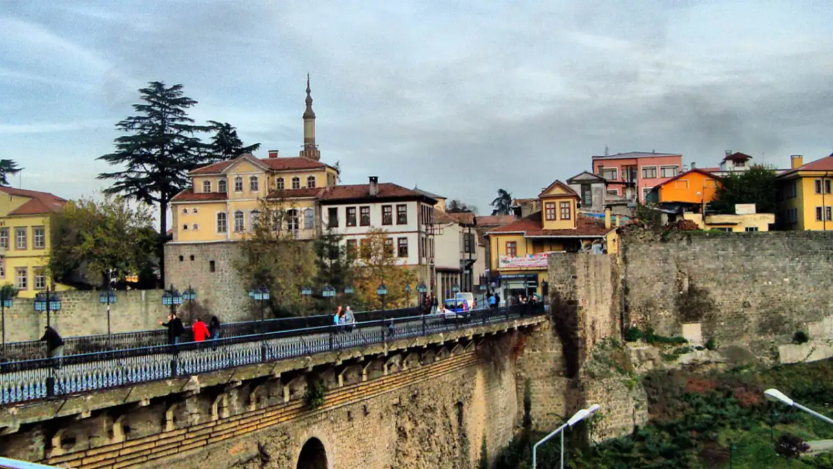 Trabzon'da öğle saatlerine dikkat! Yerel sağanak etkili olacak