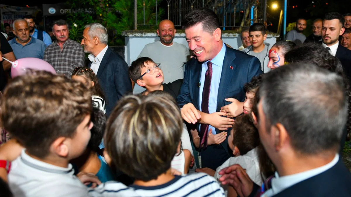Trabzon'da şenliğe katılan Başkan Kaya, mahalle halkının neşesine ortak oldu