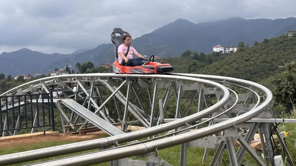 Trabzon'da turistlerin ilgisi arttı! Dağ kızağında kuyruk oluştu
