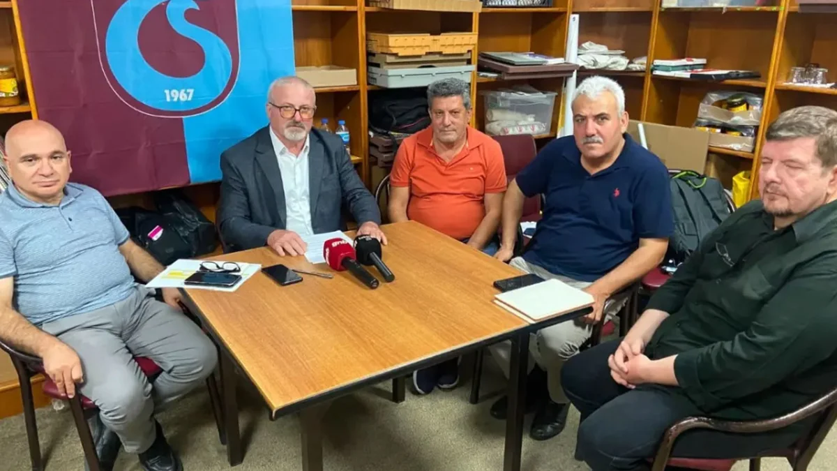 Trabzon'daki toplantıya Trabzonspor bayrağı damga vurdu