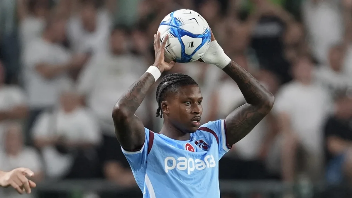 Trabzonspor 9 kişi kaldı! Cabral da kırmızı kart gördü