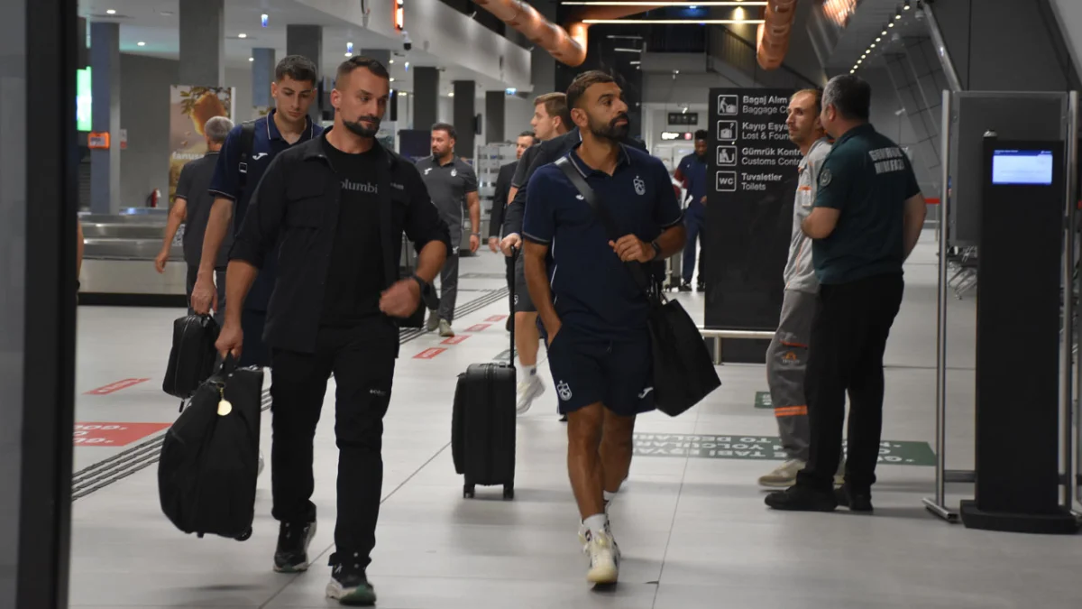 Trabzonspor, Ferencvaros mağlubiyeti sonrası Trabzon’a döndü