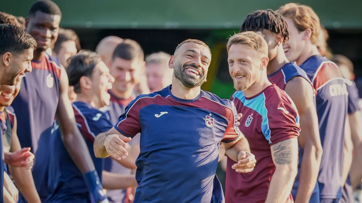 Trabzonspor yeni Transferi Mohamed Salah ile ilk antrenmanını gerçekleştirdi