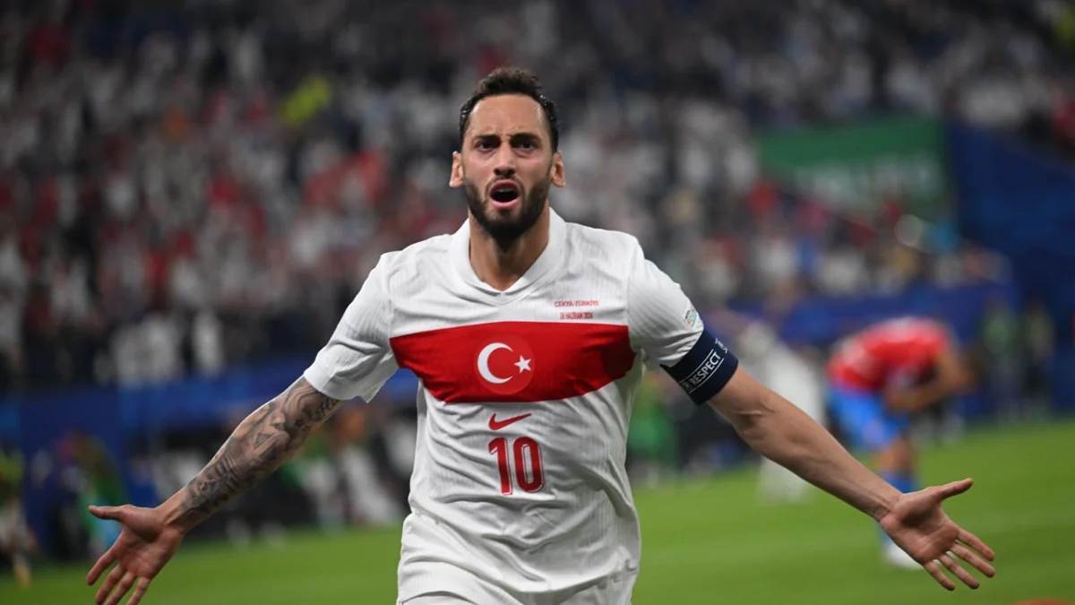 Trabzonspor’da Hakan Çalhanoğlu gerçeği! Transfer gündeminde mi?