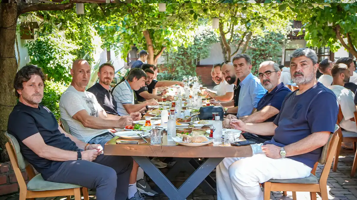 Trabzonspor’da Stefan Savic’ten dikkat çeken organizasyon!